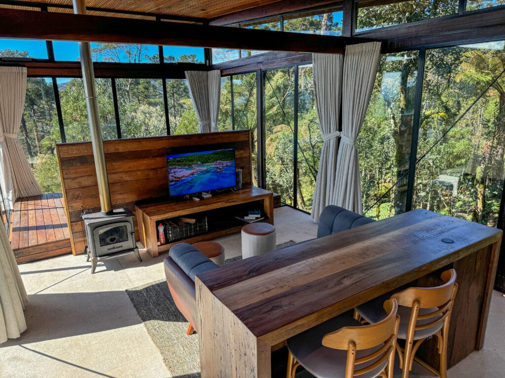 Cabana Cristal Urubici Sala Lareira Vidro Pousada - Serenus Forest Glass House